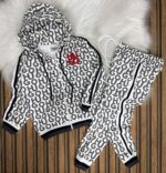 İki İplik Kompakt Kumaş Huggo Baskılı Mevsimlik Ürün A Kalite