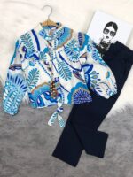 Şıklığın Zarif Dokunuşu: Desenli Bluz &  Pantolon Kombin - Görsel 2