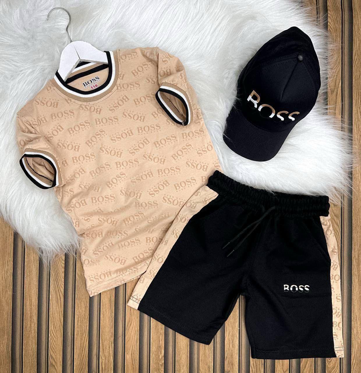 f33b999f-a82e-44e8-bf45-bf53eb27beff Boss Baskılı Şapka Şort Tişört Üçlü Şık Takım - Görsel 1